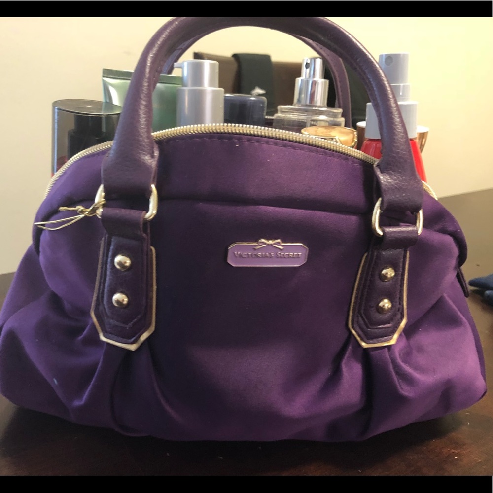 Victoria Secret and B&BW perfumes and body spray.